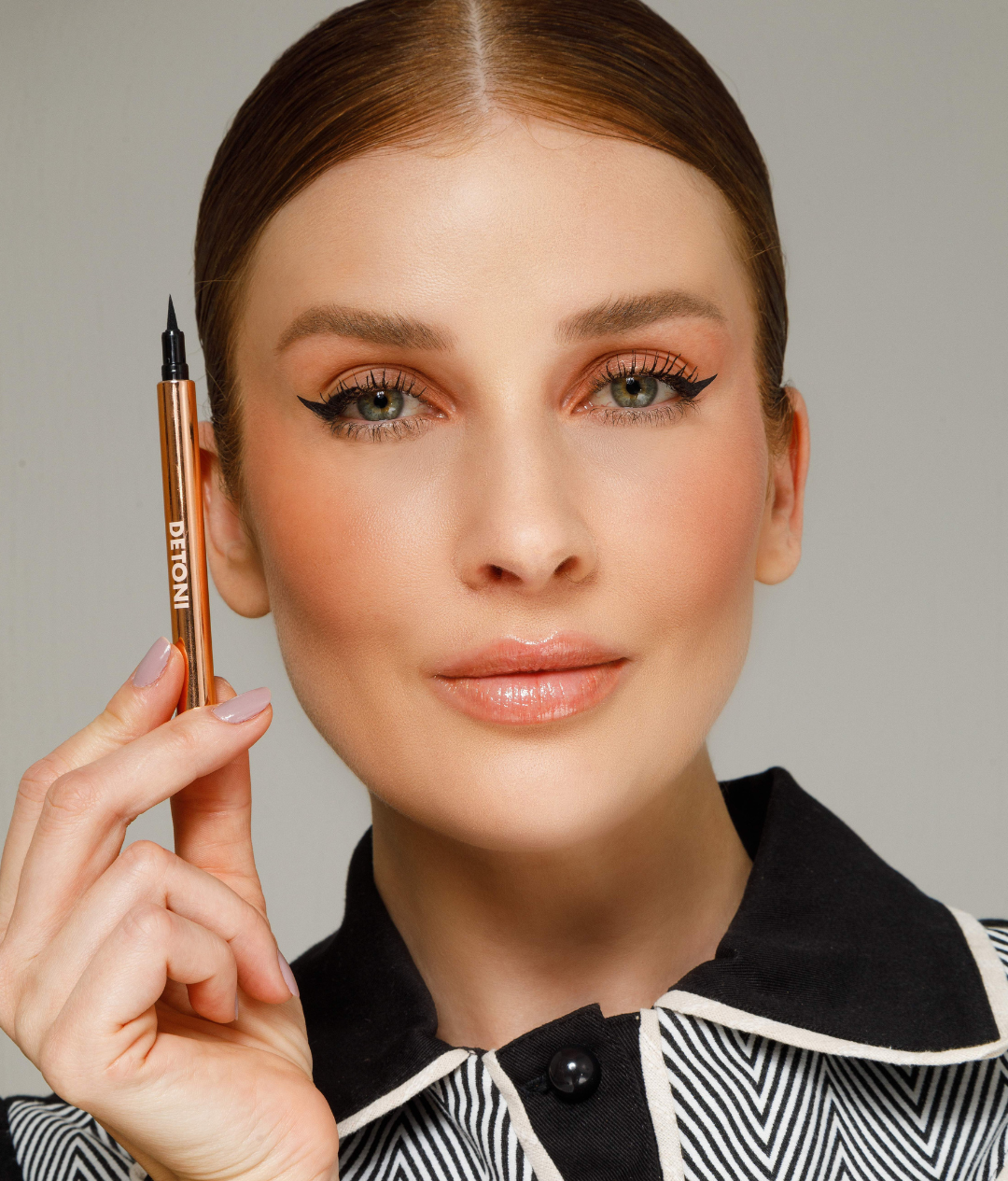 PERFECT LINER | CANETA DELINEADORA PARA OLHOS