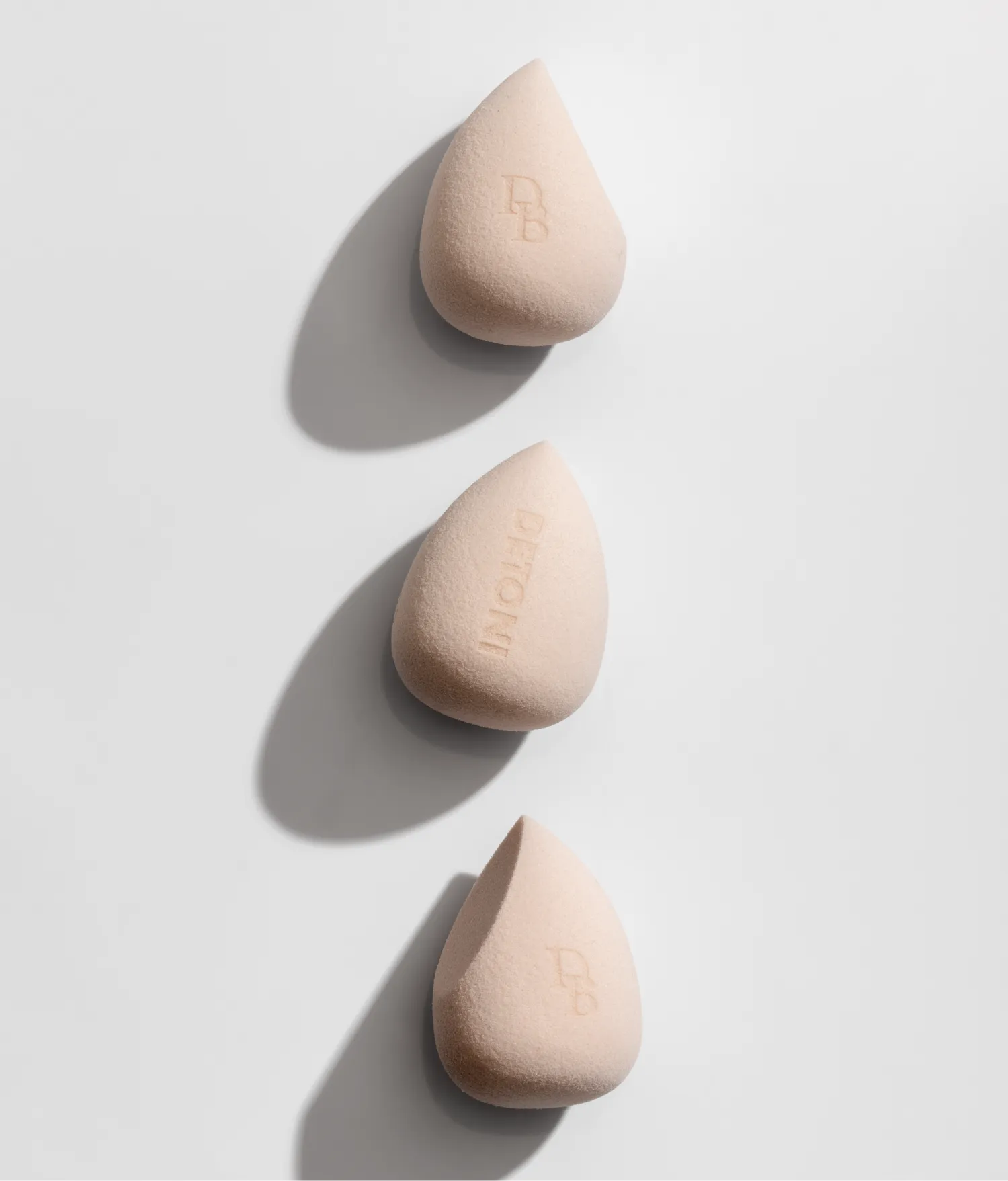 PRECISION BLENDING SPONGE | ESPONJA DE PRECISÃO PARA MAQUIAGEM