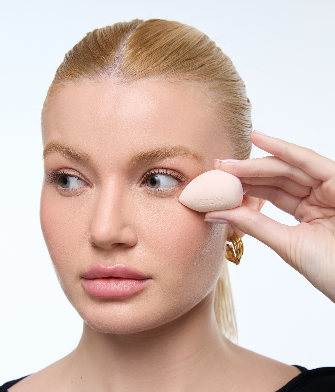 PRECISION BLENDING SPONGE | ESPONJA DE PRECISÃO PARA MAQUIAGEM